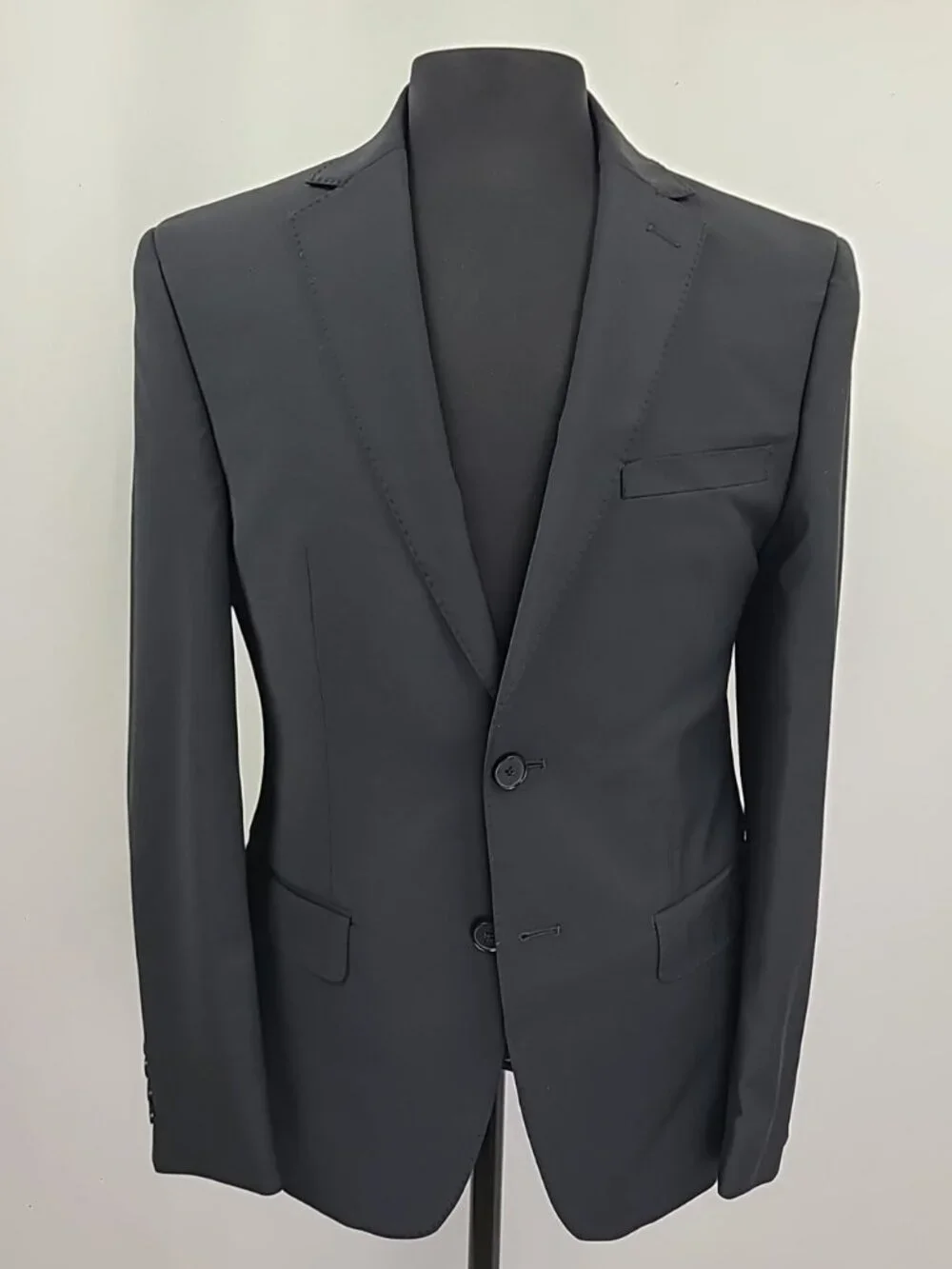 Calvin Klein Black 2-Piece Suit 40S, Pants W32xL29